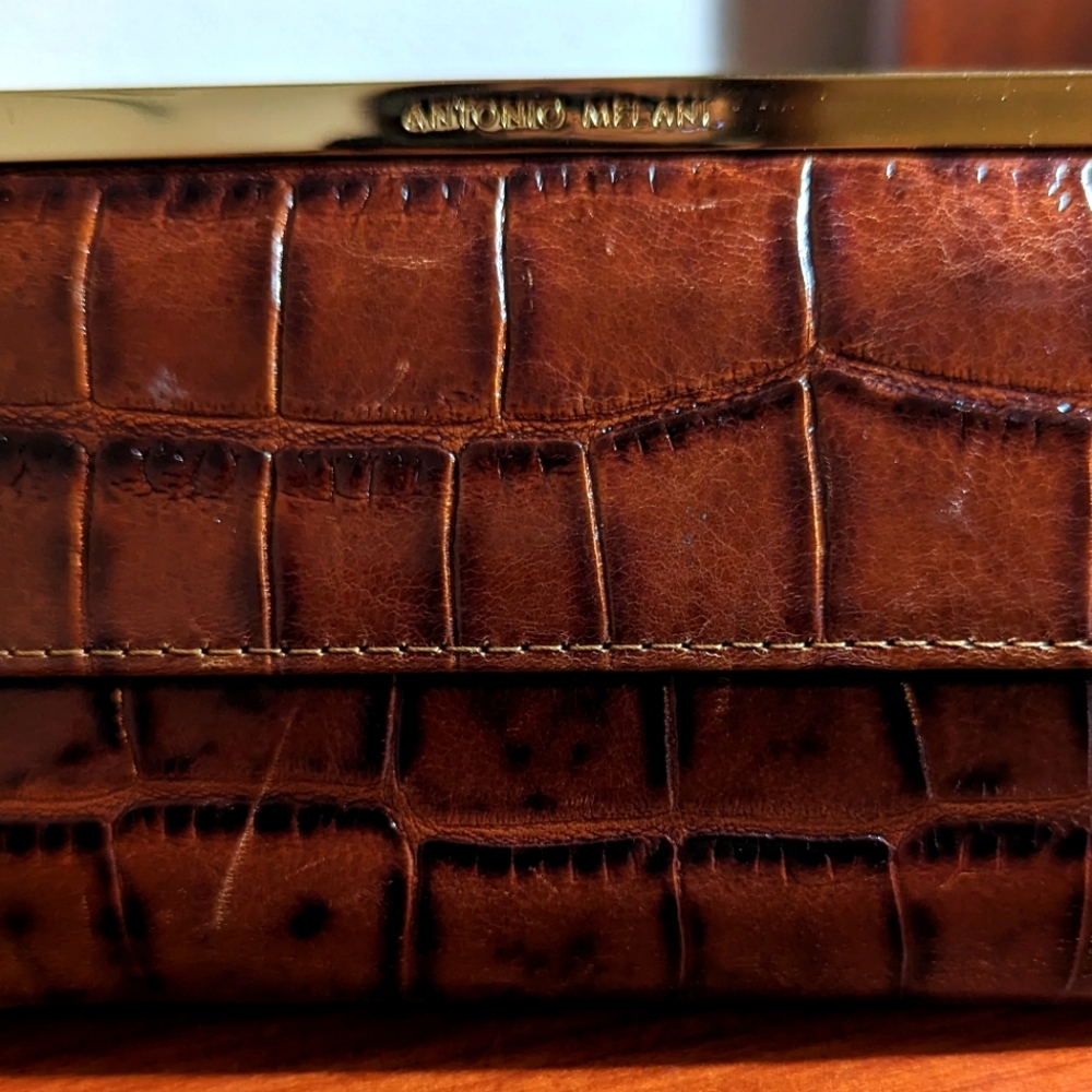 Antonio Melani wallet